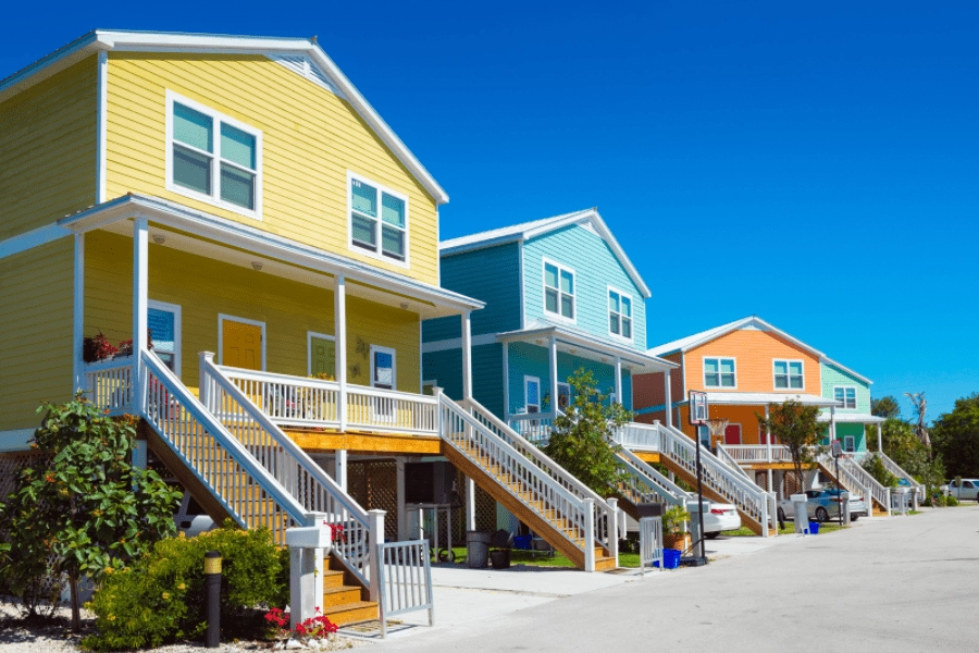 Senior Travel Destinations – Colorful houses in Key West, Florida – MeetCaregivers