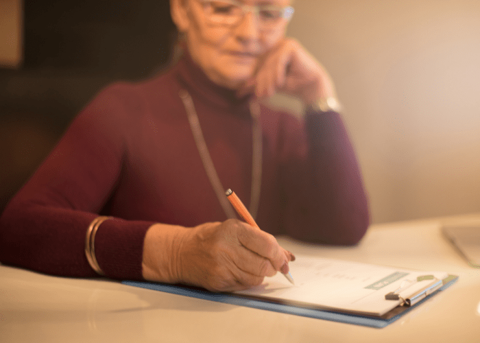 older-woman-applying-during-medicare-advantage-open-enrollment